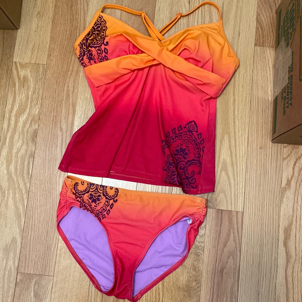 Athleta ombré swimsuit 34 D / DD & S